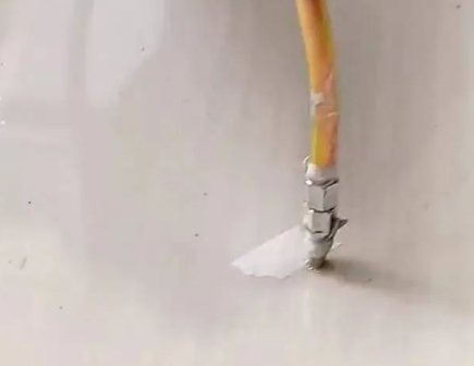 宿松瓷砖空鼓维修公司专业解答在瓷砖铺贴过程中，如果使用的砂料过粗（如全部使用了粗砂），可能会导致以下问题